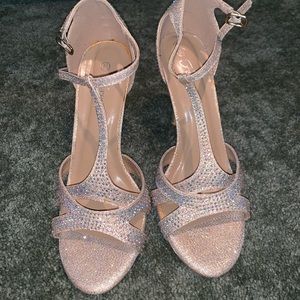 “Forever” heels 7inches. Used but good condition.